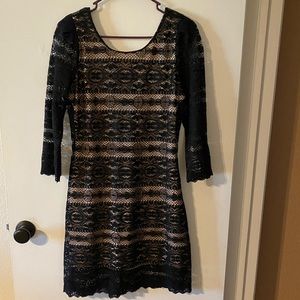 Xhilaration dress size medium lace sleeves